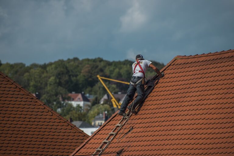 roofers-2891664_1280