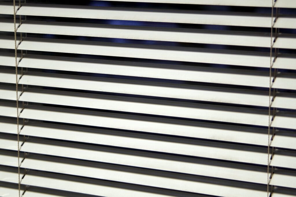 blinds-1732186_1280