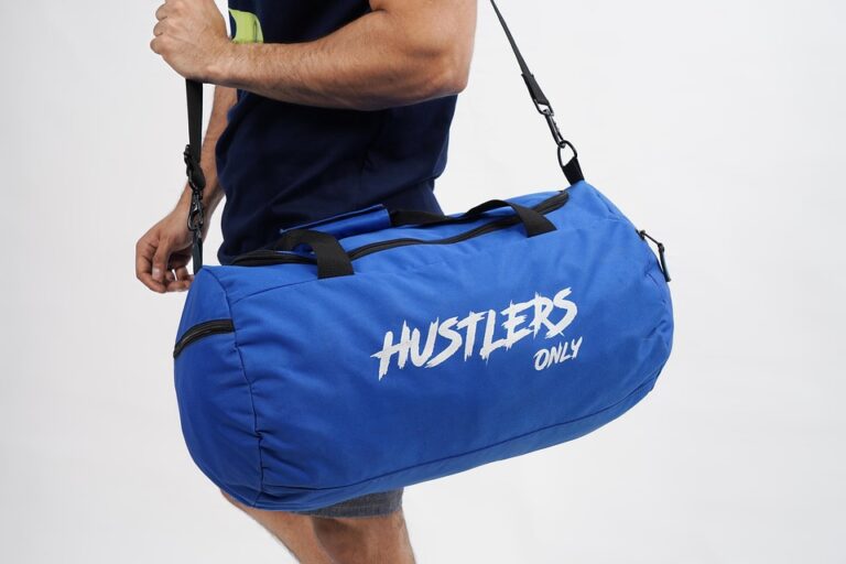 duffel-7365977_960_720