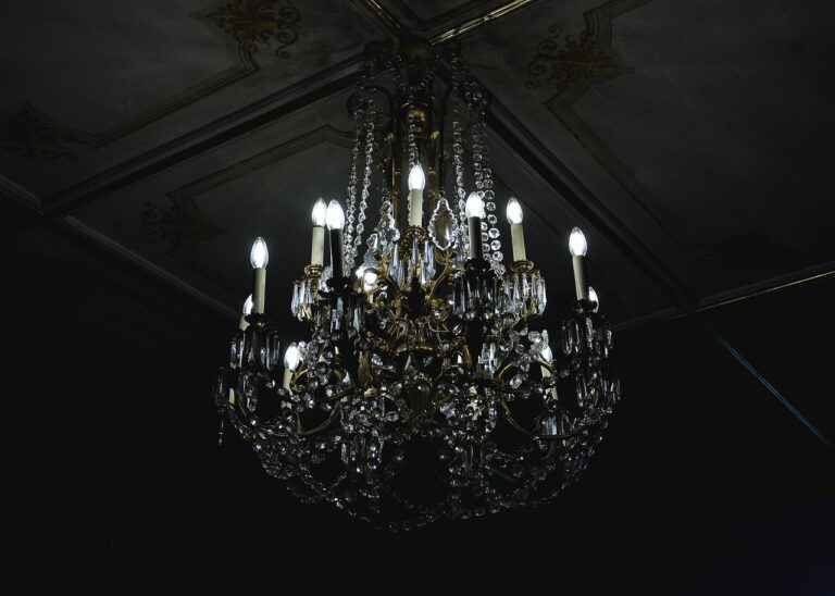 chandelier-1868527_1280